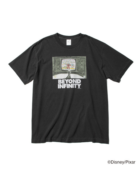 【トイ・ストーリー】ラフスケッチTシャツ：5,720円（税込）※「バズ・ライトイヤー」ver.