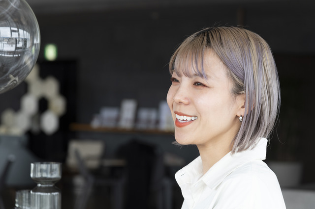 無限にある白という色から探しに探して「これだ」と決めたその白の正体。「伝わらないかもしれなくても」形に込めた願い【RizMoを作った12人】