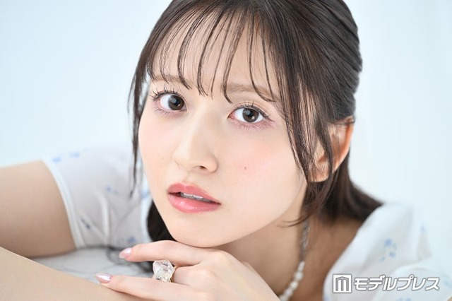 モデルプレスのインタビューに応じた金川紗耶（C）モデルプレス