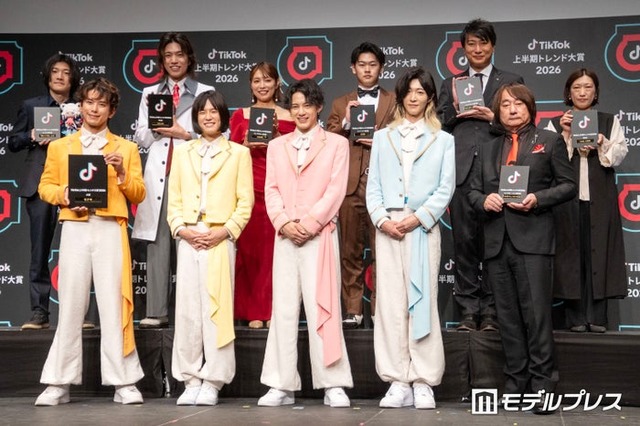 （後列左より）『超かぐや姫！』公式／株式会社ツインエンジン プロデューサー長坂健司氏、市岡元気、神社あゆ、豆腐屋、株式会社松屋フーズホールディングス 戦略事業部 外販グループマネージャー・神田圭氏、【公式】広島県／広島県広報課長・清水沙綾香氏 （前列左より）じん、ケンケン、サカイJr.、おヨネ、「夜の踊り子」／株式会社ヒップランドミュージックコーポレーション 代表取締役社長 野村達矢氏（C）モデルプレス
