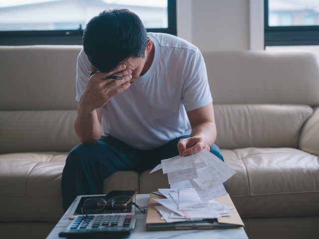 24歳で、父親が6000万円以上の借金を抱えて寝たきりに。「血縁に執着する必要はない」総資産「数百億円」を築いた実業家が、壮絶な過去から得た教訓