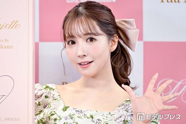 三上悠亜（C）モデルプレス