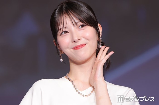 「第37回 日本ジュエリーベストドレッサー賞」20代部門を受賞した浜辺美波（C）モデルプレス