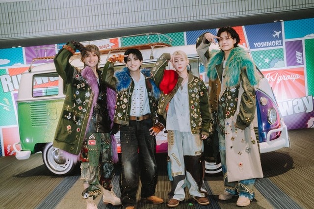 Aぇ! group（左から）小島健、正門良規、末澤誠也、佐野晶哉／撮影：Kosuke Ito（提供写真）