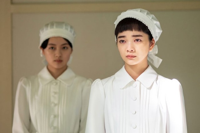 上坂樹里、見上愛「風、薫る」第72話（C）NHK