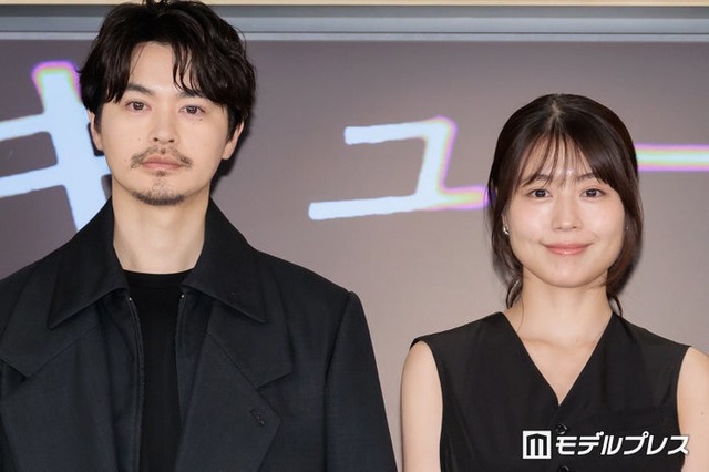 舞台『キュー』製作発表に登場した瀬戸康史、有村架純（C）モデルプレス