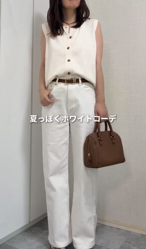 【GU】ボタンセーターが主役。爽やかさ満点の夏っぽホワイトスタイル【40代の毎日コーデ】
