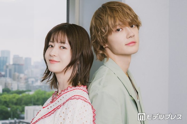 モデルプレスのインタビューに応じた松本若菜、佐野勇斗（C）モデルプレス