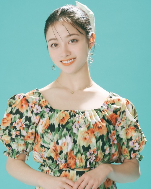 橋本環奈／撮影：コウ ユウシエン