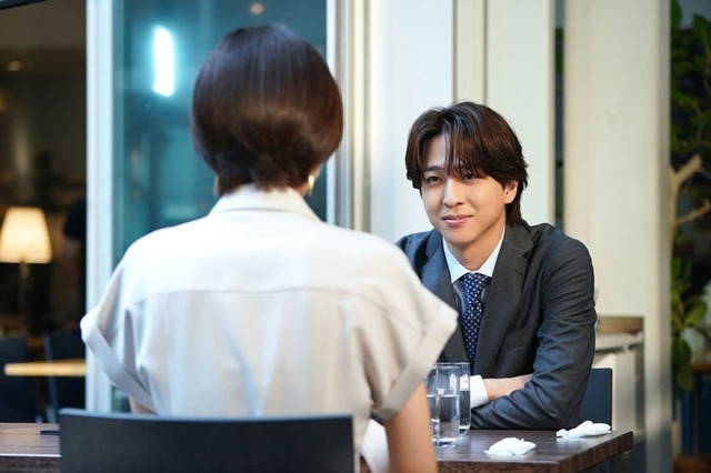 内田有紀、寺西拓人「ラストノート」第1話（C）フジテレビ
