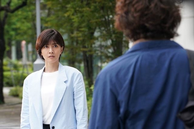 内田有紀、佐々木蔵之介「ラストノート」第2話（C）フジテレビ