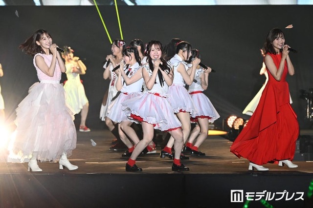 NGT48、柏木由紀、北原里英（C）モデルプレス