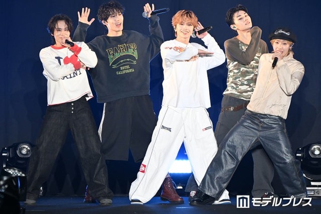 山下幸輝、鈴川直弥 、宮武颯、鈴陽向、池田優斗／WILD BLUE（C）モデルプレス