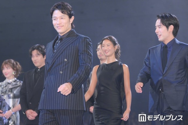 仲里依紗、要潤、鈴木亮平、菜々緒、赤楚衛二（C）モデルプレス