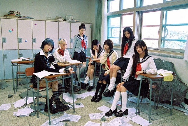 ILLIT × JISOO, MOMOKA of HANA コンセプトフォト（P）&（C）BELIFT LAB Inc.