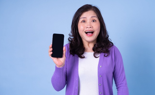 「おばさん」を通り越して「痛々しい」!?  若い世代から「残念」と思われる40代女性の振る舞い