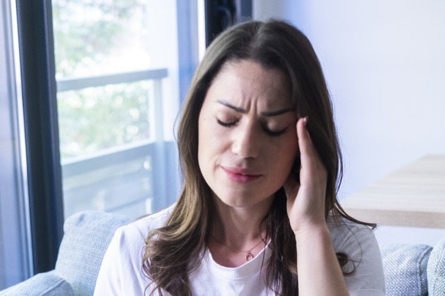 更年期の不調は「母みたいになるのかな」その不安は現実に…。48歳で「心臓が口から飛び出そうな動悸」に襲われ、ホットフラッシュも始まって