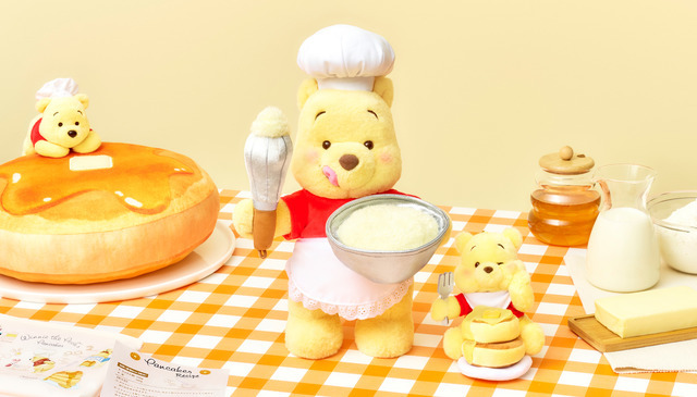 POOH HUNNY DAY 2026／クッション 3,000円 ぬいぐるみ 4,600円 ぬいぐるみキーチェーン 3,300円