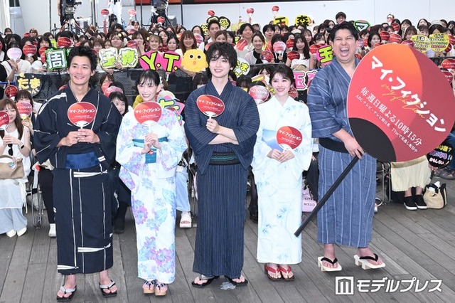 イベントに出席した（左から）野村周平、森川葵、玉森裕太、宮澤エマ、ジャンボたかお（C）モデルプレス