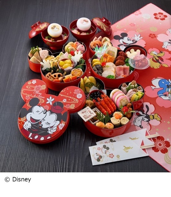 おせち・三段重「ミッキー&ミニー」© Disney