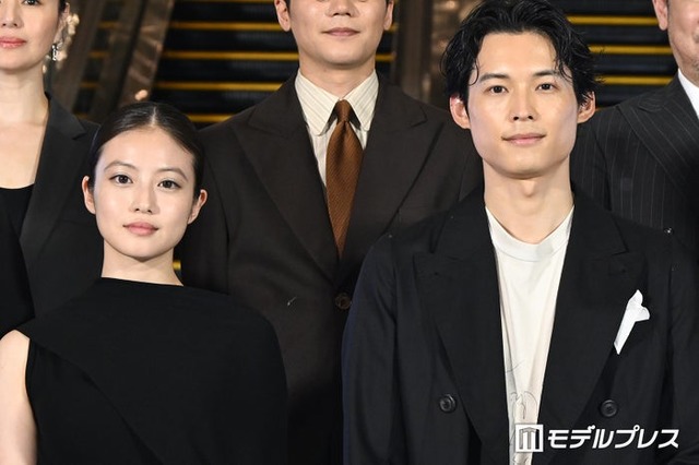 「白鳥とコウモリ」オープニングセレモニーに登壇した今田美桜、松村北斗（C）モデルプレス