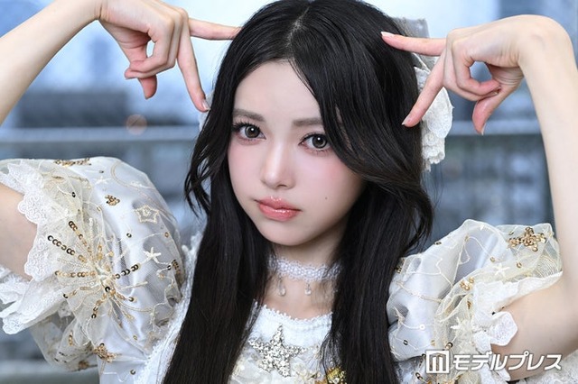 モデルプレスのインタビューに応じた中山こはく（C）モデルプレス