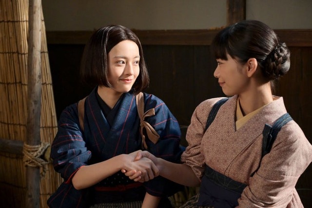 上坂樹里、見上愛「風、薫る」第95話（C）NHK