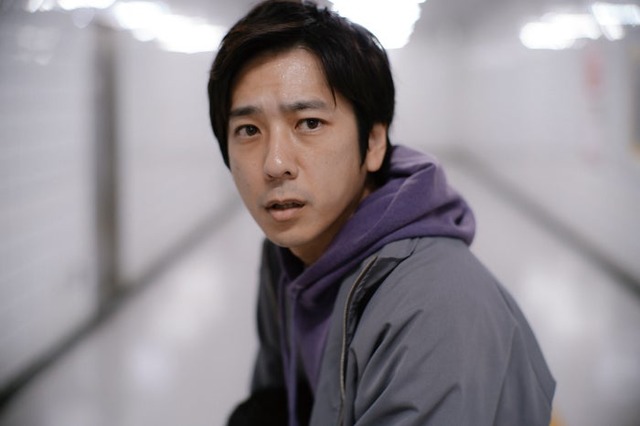 二宮和也（C）2025映画「８番出口」製作委員会