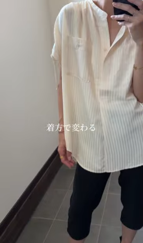 “着方で変わる”袖ドロストブラウス。こなれ見えする人の着こなしとは？【40代の毎日コーデ】