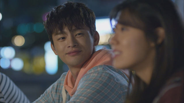 「ショッピング王ルイ」（C) 2016 MBC