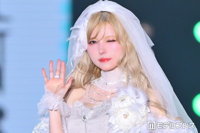 益若つばさ（C）モデルプレス