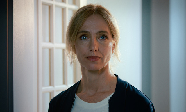 『ガール・アンド・スパイダー』© 2021 Beauvoir Films / Zürcher Film / SRF