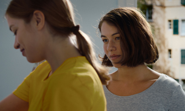 『ガール・アンド・スパイダー』© 2021 Beauvoir Films / Zürcher Film / SRF