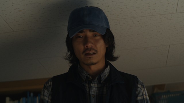 『見えない娘 THE INVISIBLES』生まれつき透明人間である三女・ひかり（鈴木凜子）と会話する学