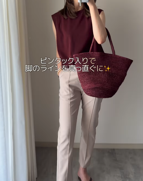 落ち着いた配色が洗練。40代のための「シックカラー×上品カジュアル」スタイル