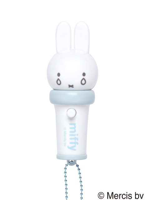 ミッフィー（泣き虫）／Illustrations Dick Bruna © copyright Mercis bv, 1953-2026  www.miffy.com