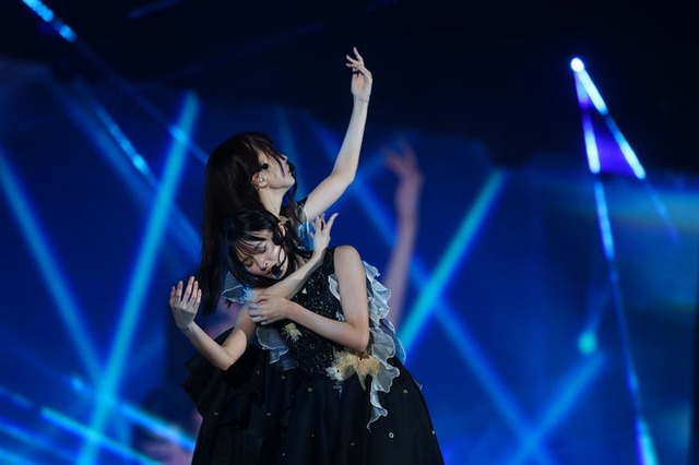 賀喜遥香、遠藤さくら「乃木坂46 真夏の全国ツアー2026」（C）乃木坂46LLC