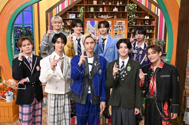 （前列左から）カイ、曽野舜太、古川毅、高田彪我、TETTA（後列左から）大倉空人、FUMINORI、 志賀李玖、近藤駿太（C）TBS