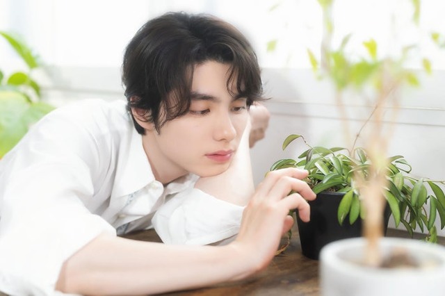 本田響矢「モデルプレスカウントダウンマガジン vol.13」（東京ニュース通信社刊）写真：野間憲治