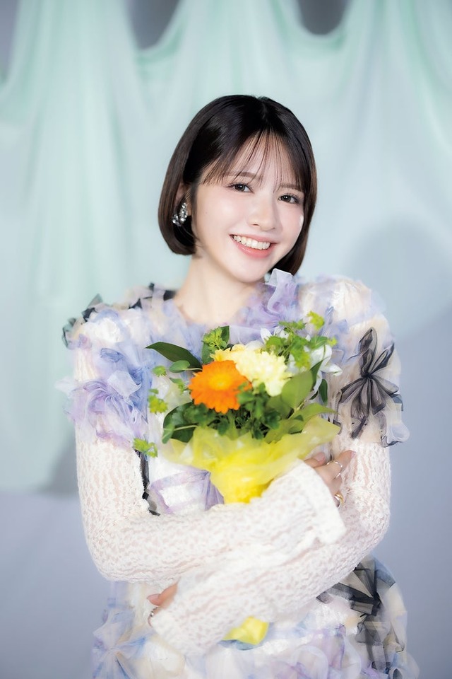 鎮西寿々歌「モデルプレスカウントダウンマガジン vol.13」（東京ニュース通信社刊）写真：野間憲治