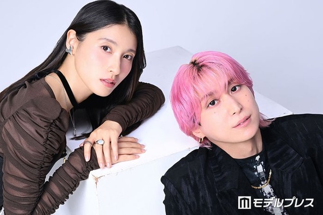 モデルプレスのインタビューに応じた土屋太鳳、佐久間大介（C）モデルプレス