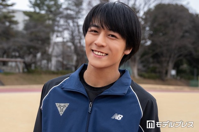 インタビューに応じた齋藤璃佑（C）モデルプレス
