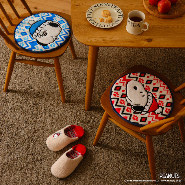 マルチマット 各￥2,970、ルームシューズ ￥3,410／© 2026 Peanuts Worldwide LLC