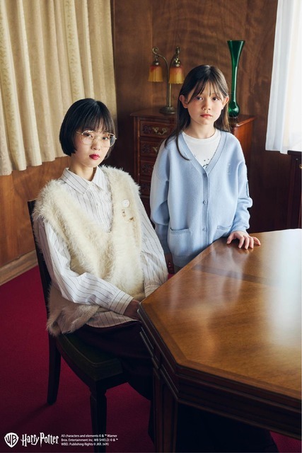【Harry Potter x GLOBAL WORK】乾きやすいプリントスウェット 4,990円（税込）／ジャガードVカーディガン 5,990円（税込）