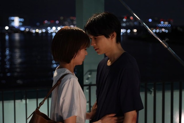 岡崎紗絵、松村北斗「告白－25年目の秘密－」第8話（C）日本テレビ