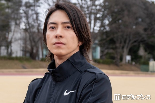 インタビューに応じた山下智久（C）モデルプレス