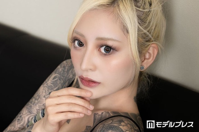 モデルプレスのインタビューに応じた小野乙葉（C）モデルプレス