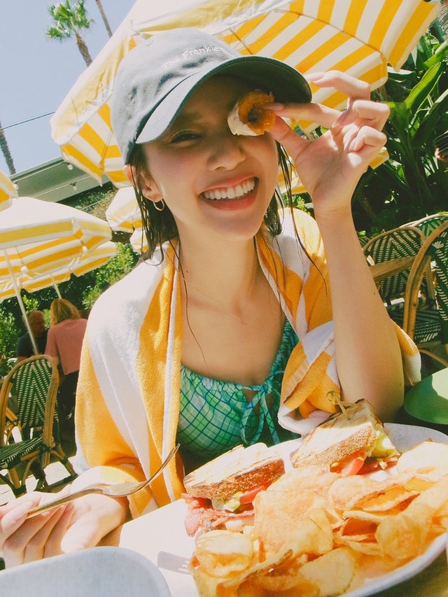 中町綾 撮影：倉本侑磨／「中町綾1st写真集」（11月11日発売、講談社）