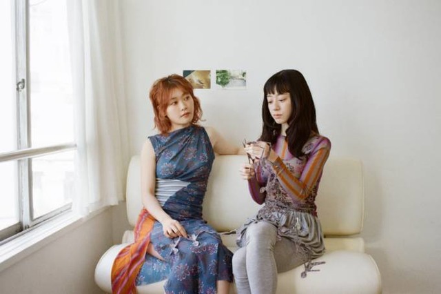 羊文学はどう“世界で聴かれるバンド”になったのか　「more than words」、海外ツアーから見る飛躍の軌跡