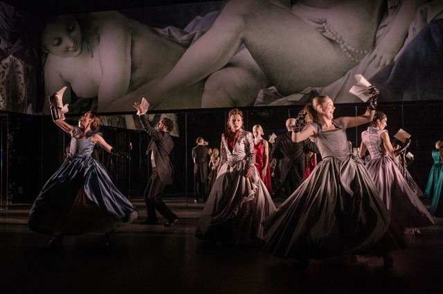 NTLive　『危険な関係』 Photo © Sarah Lee